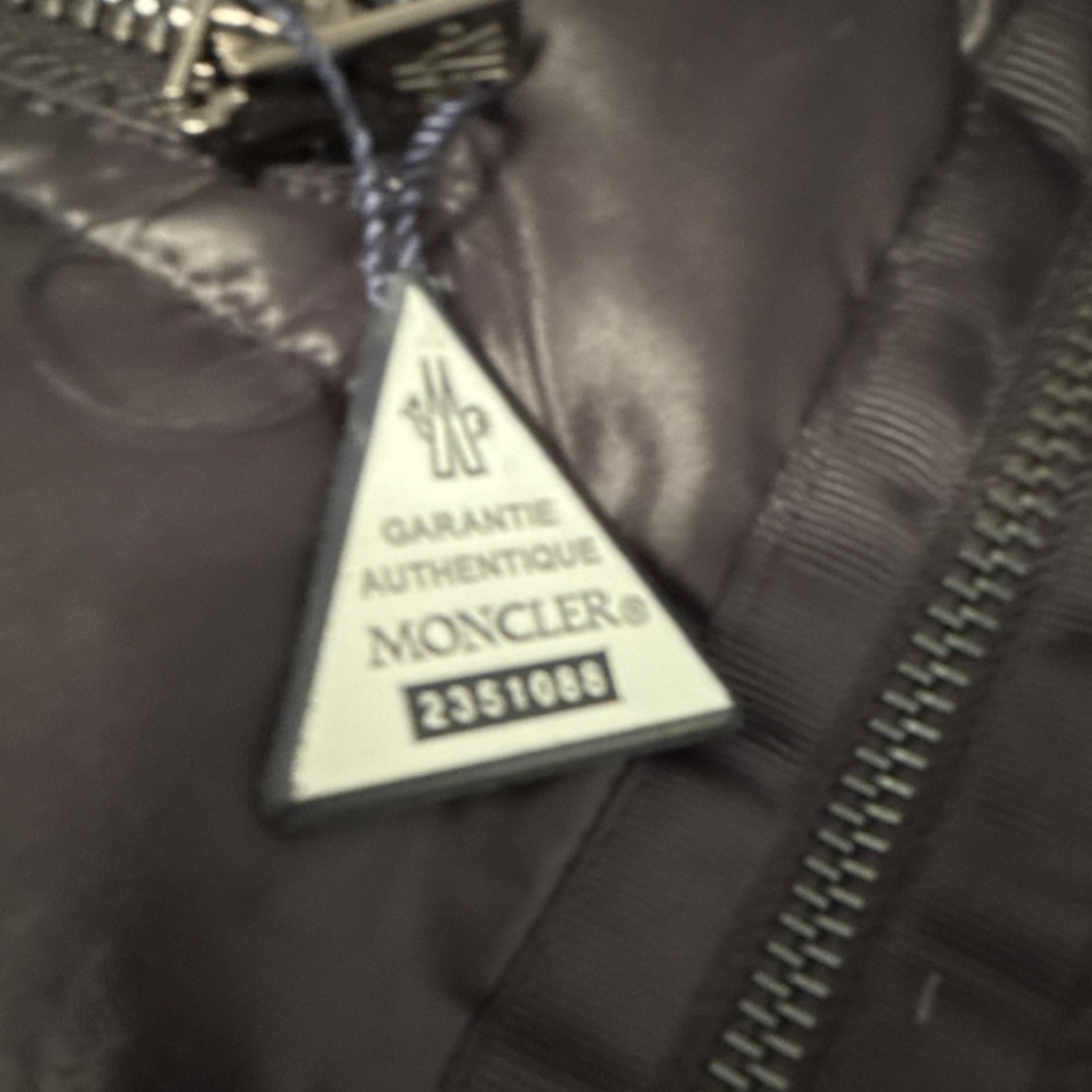 Moncler Quilted Down Lightweight Zip Puffer Vest Black Sleeveless MENS 0 Short - Picture 2 of 15